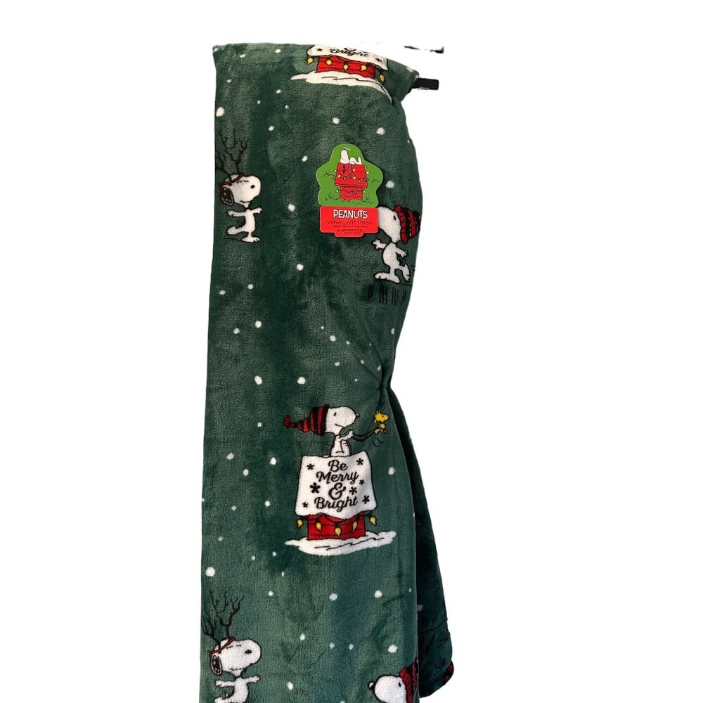 Peanuts Velvetloft Snoopy Christmas Throw Blanket By Berkshire